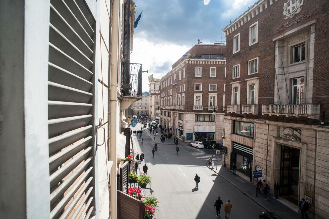 Santa Cecilia Apartment In Via Del Corso Roma Eksteriør bilde