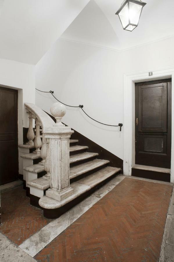 Santa Cecilia Apartment In Via Del Corso Roma Eksteriør bilde