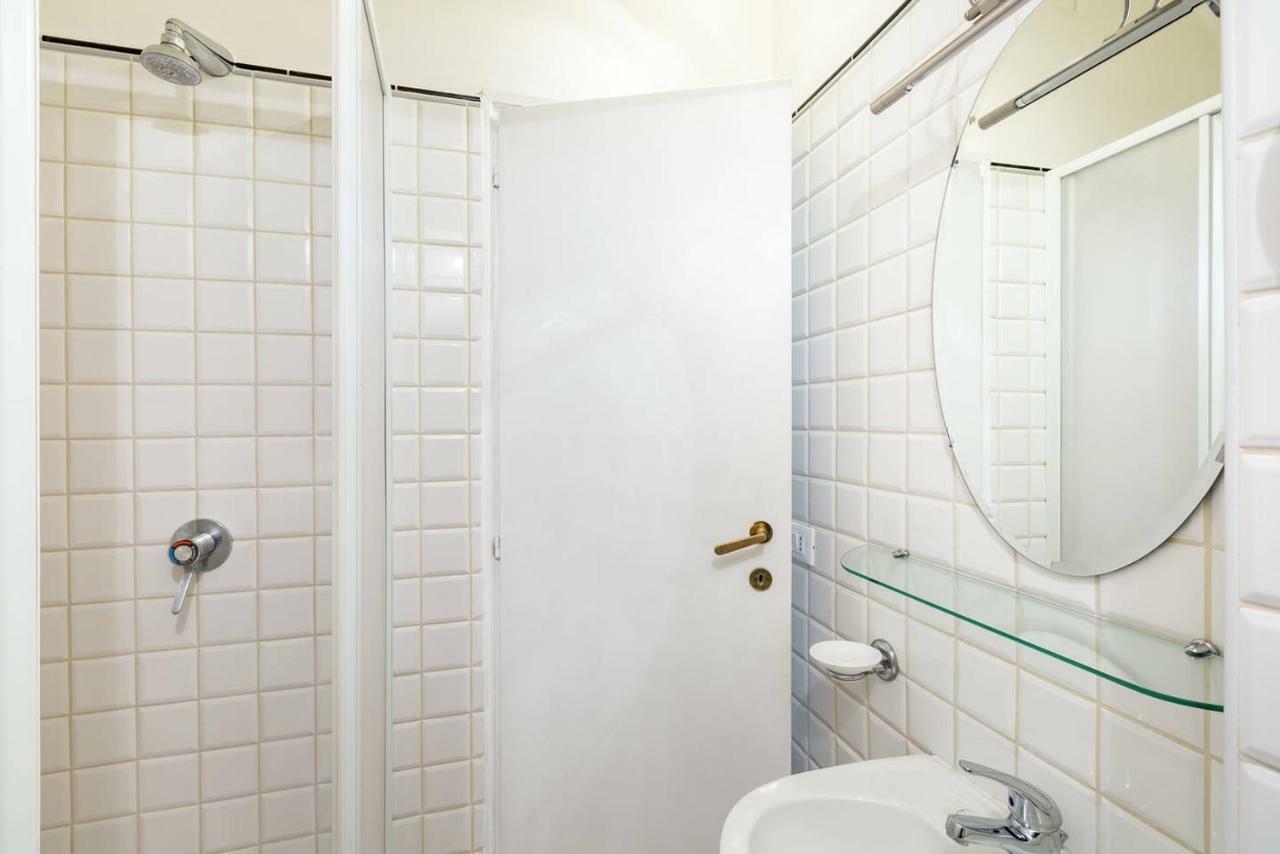 Santa Cecilia Apartment In Via Del Corso Roma Eksteriør bilde