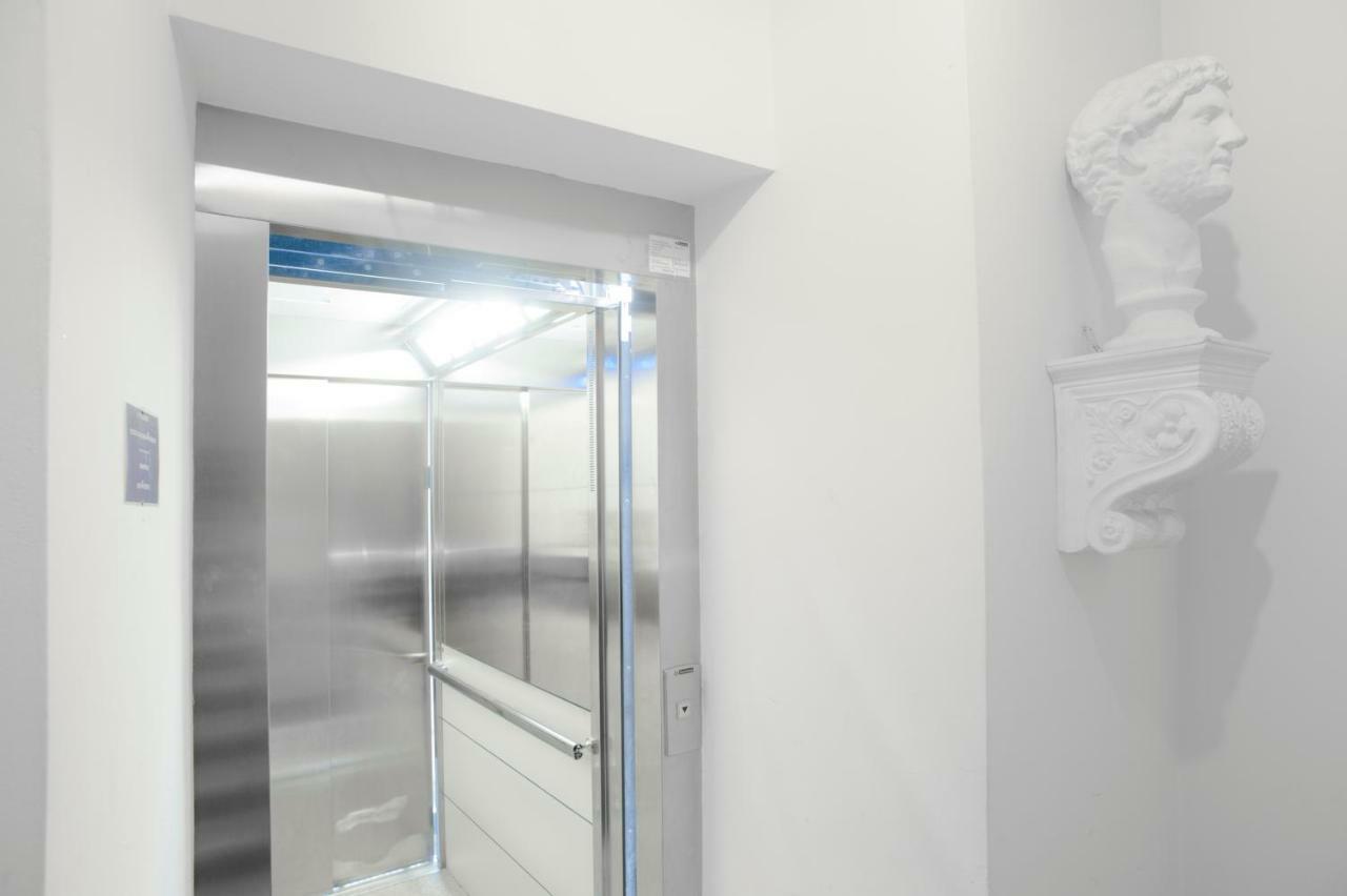 Santa Cecilia Apartment In Via Del Corso Roma Eksteriør bilde